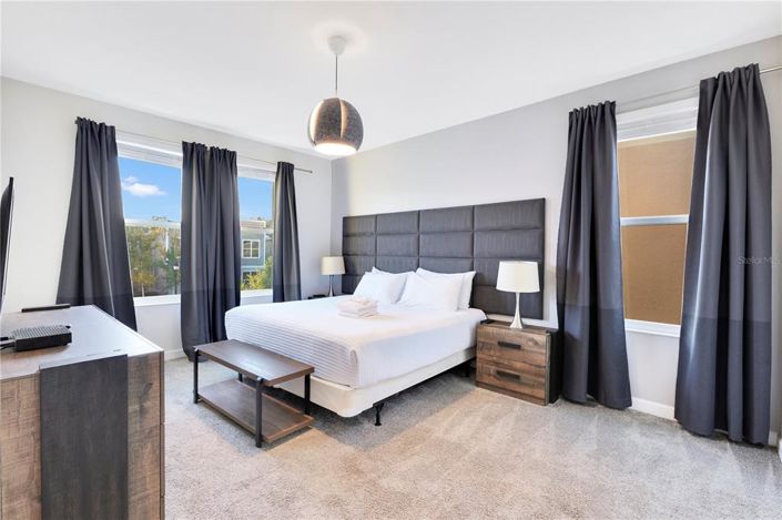 Image No.20-6 Bed Property for sale