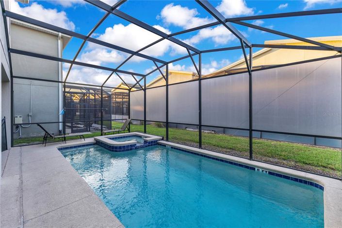 Image No.25-6 Bed Property for sale