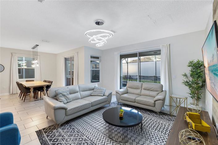 Image No.4-6 Bed Property for sale