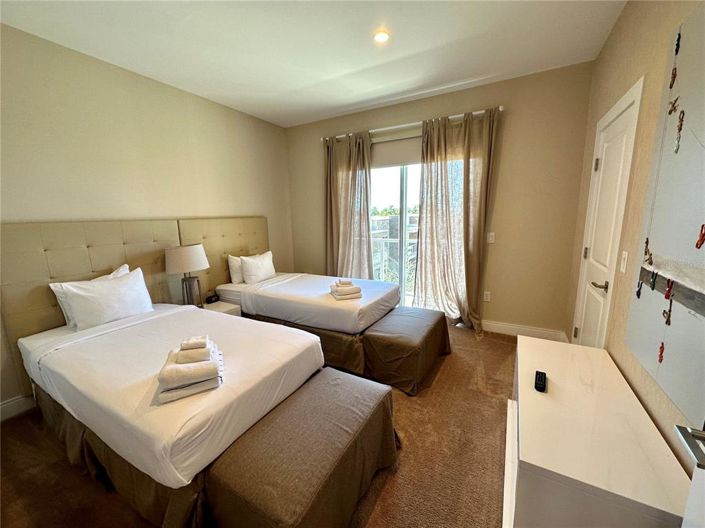 Image No.25-3 Bed Townhouse for sale