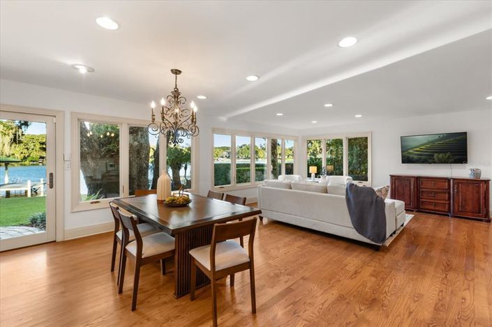 Image No.10-5 Bed Property for sale