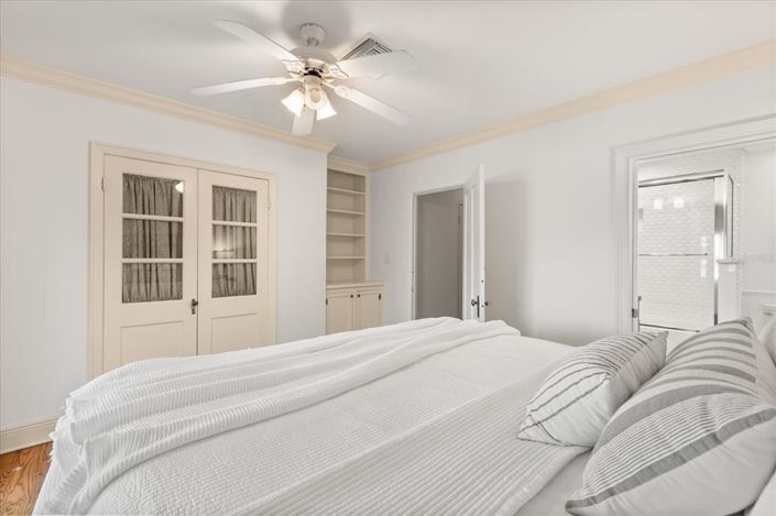 Image No.27-5 Bed Property for sale