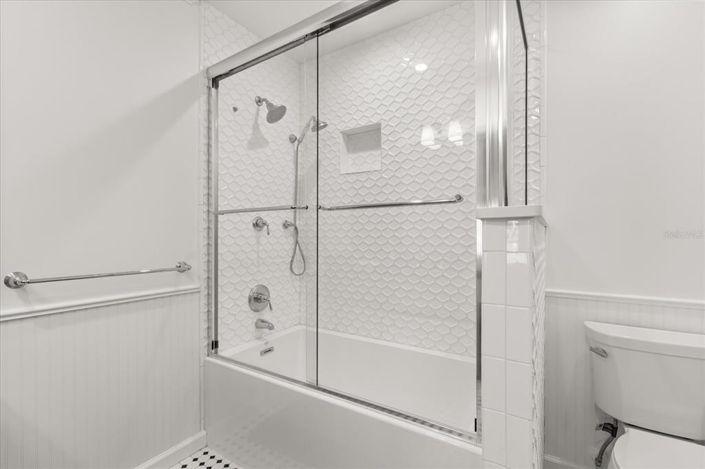 Image No.29-5 Bed Property for sale