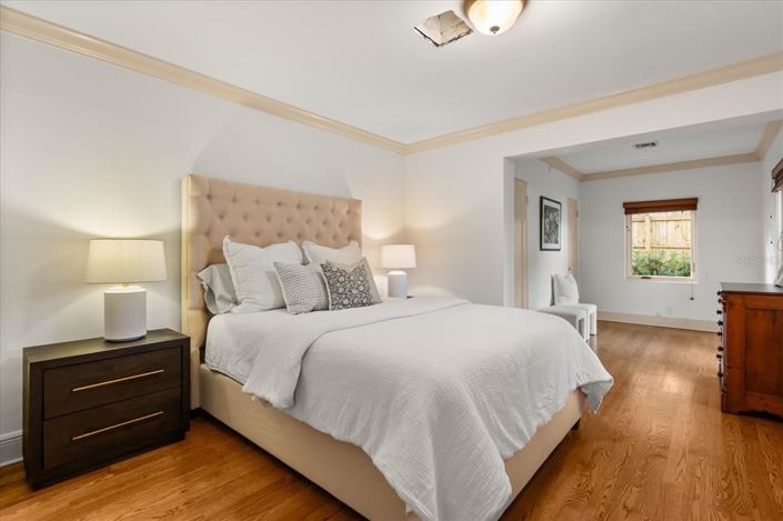 Image No.30-5 Bed Property for sale