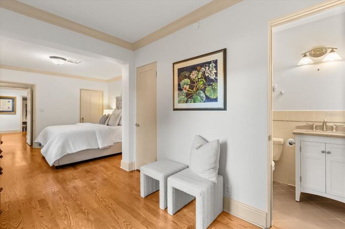 Image No.31-5 Bed Property for sale