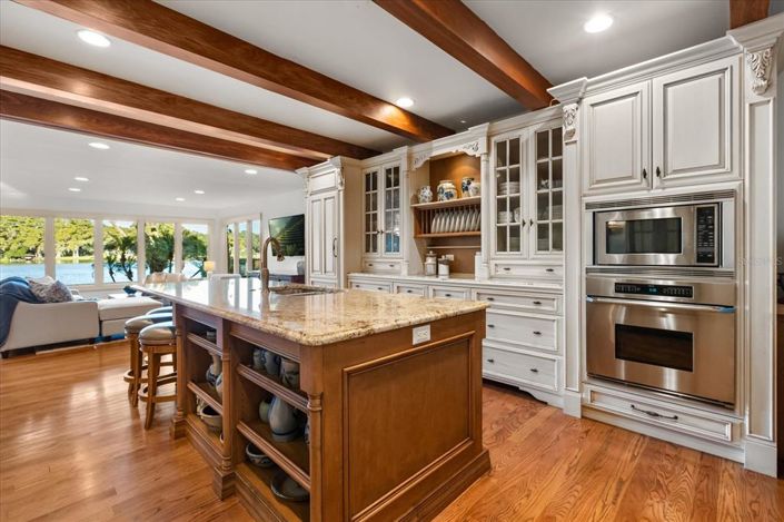 Image No.7-5 Bed Property for sale