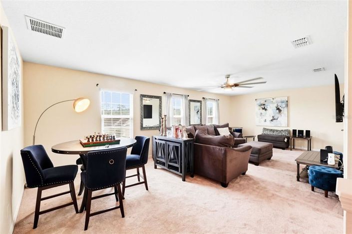 Image No.10-5 Bed Property for sale