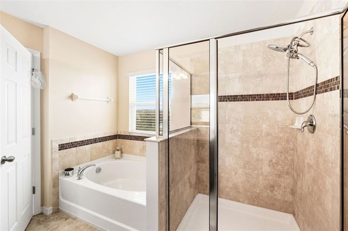 Image No.18-5 Bed Property for sale