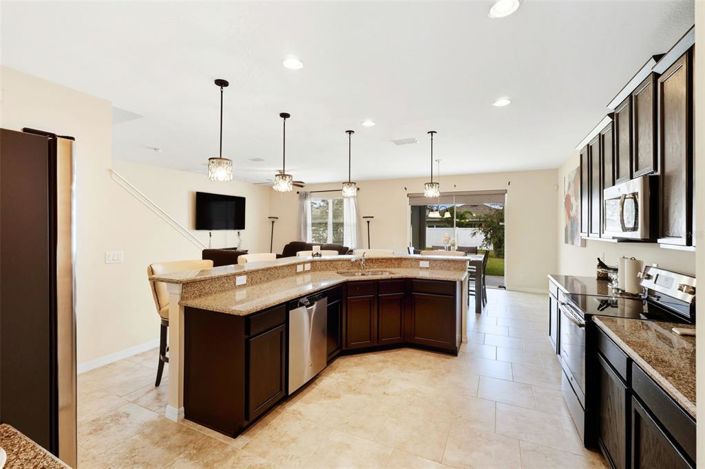 Image No.3-5 Bed Property for sale