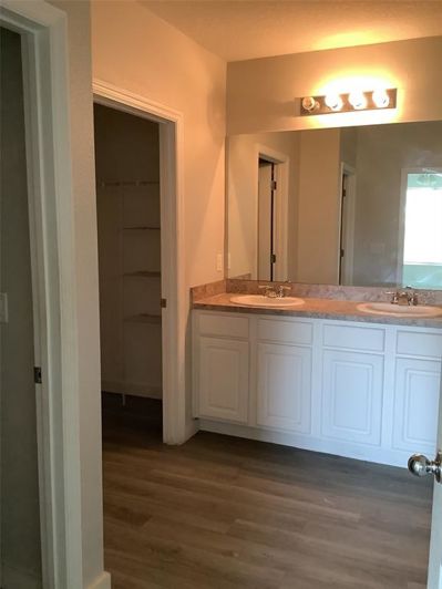 Image No.16-5 Bed Property for sale