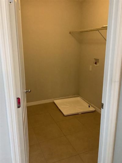 Image No.27-5 Bed Property for sale