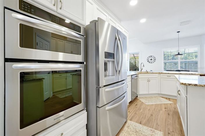 Image No.18-7 Bed Property for sale