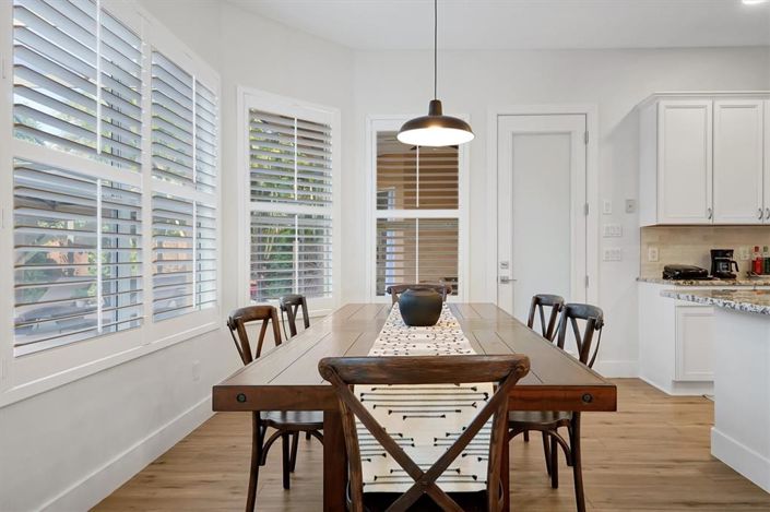 Image No.20-7 Bed Property for sale