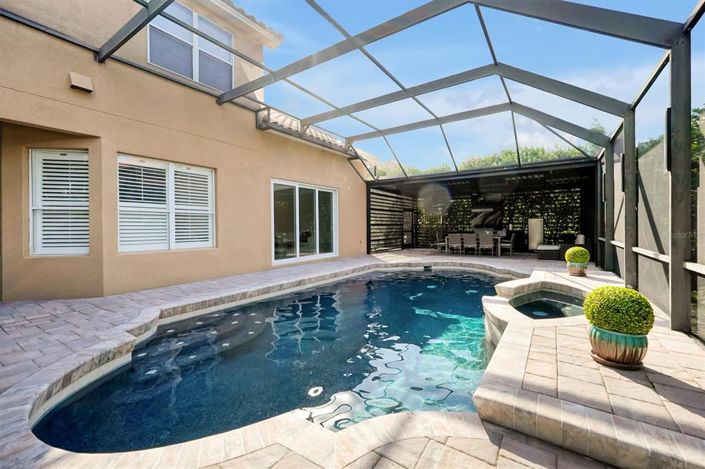 Image No.26-7 Bed Property for sale