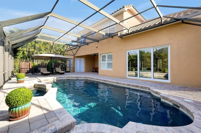 Image No.27-7 Bed Property for sale