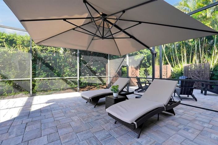 Image No.28-7 Bed Property for sale