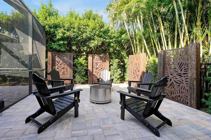 Image No.32-7 Bed Property for sale