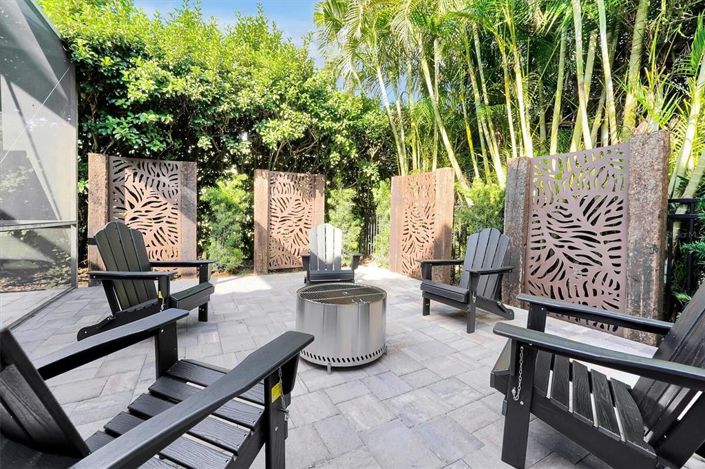 Image No.33-7 Bed Property for sale