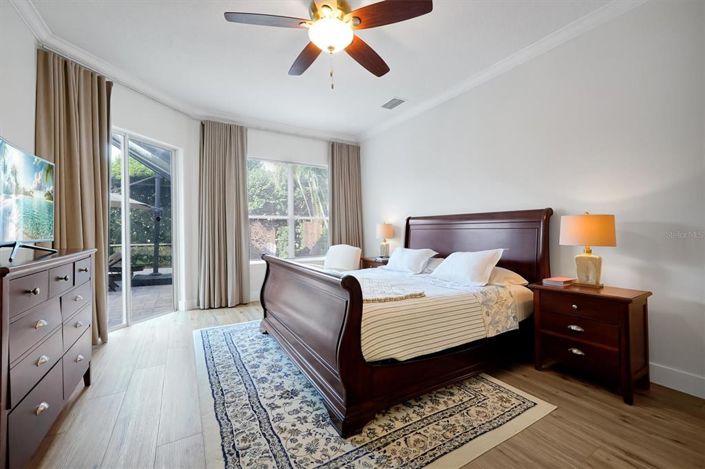 Image No.34-7 Bed Property for sale