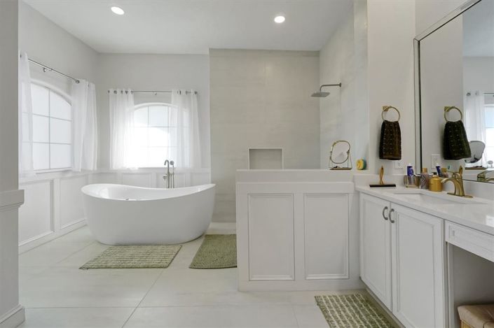 Image No.37-7 Bed Property for sale