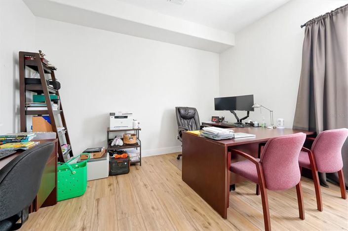 Image No.40-7 Bed Property for sale