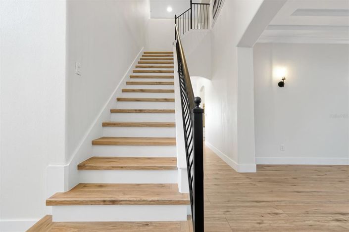 Image No.41-7 Bed Property for sale