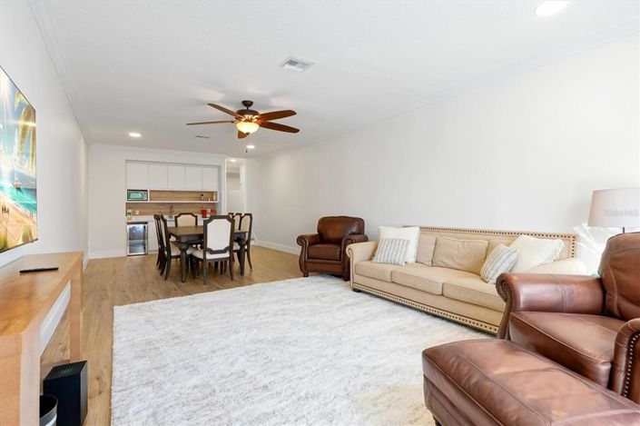 Image No.45-7 Bed Property for sale