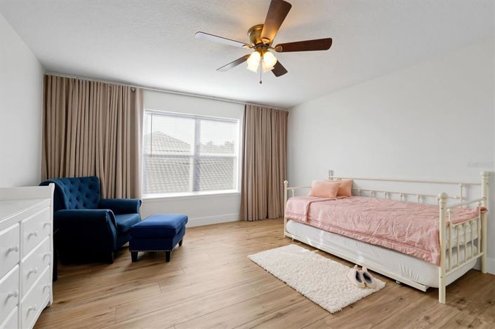 Image No.49-7 Bed Property for sale