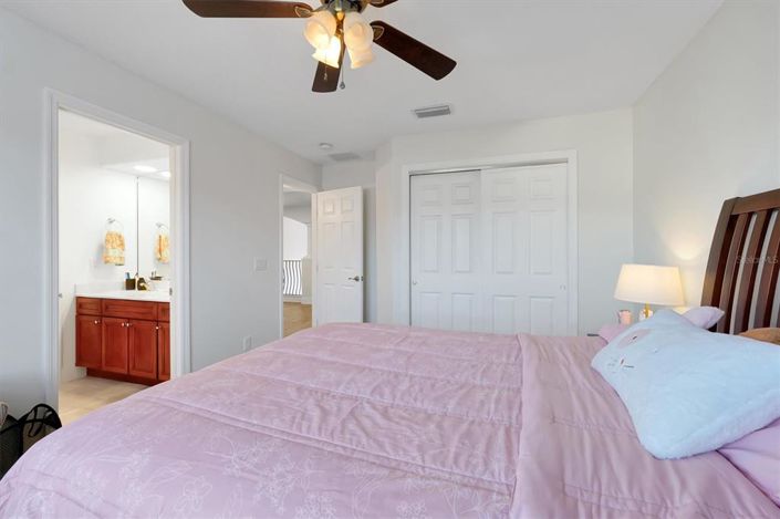 Image No.55-7 Bed Property for sale