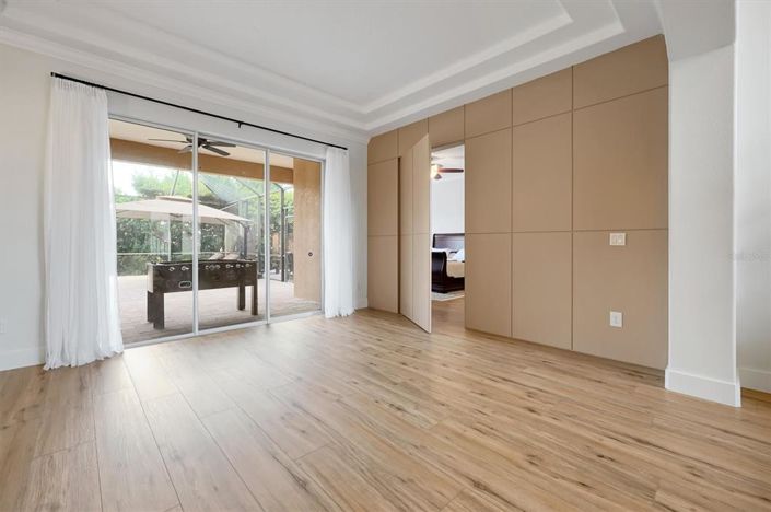 Image No.7-7 Bed Property for sale