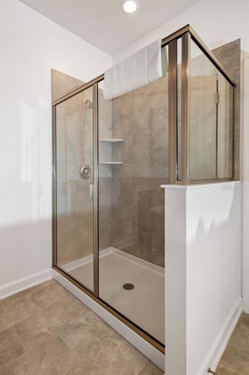 Image No.20-8 Bed Property for sale