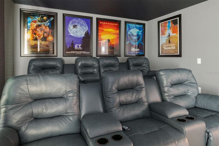 Image No.50-8 Bed Property for sale