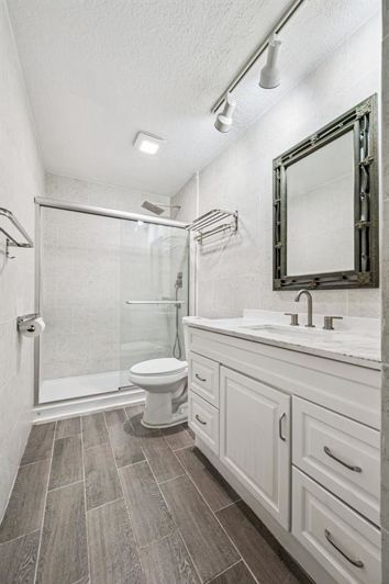 Image No.10-3 Bed Property for sale