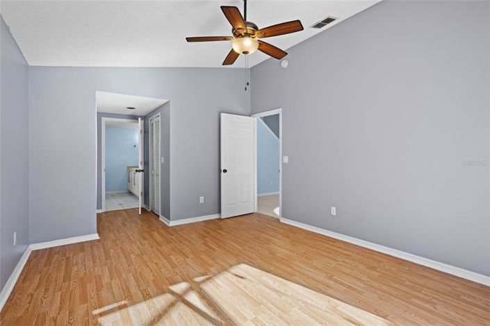 Image No.10-4 Bed Property for sale