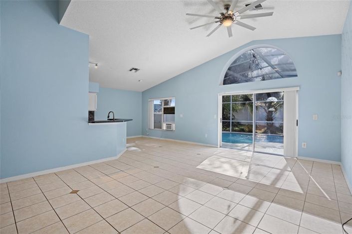 Image No.7-4 Bed Property for sale