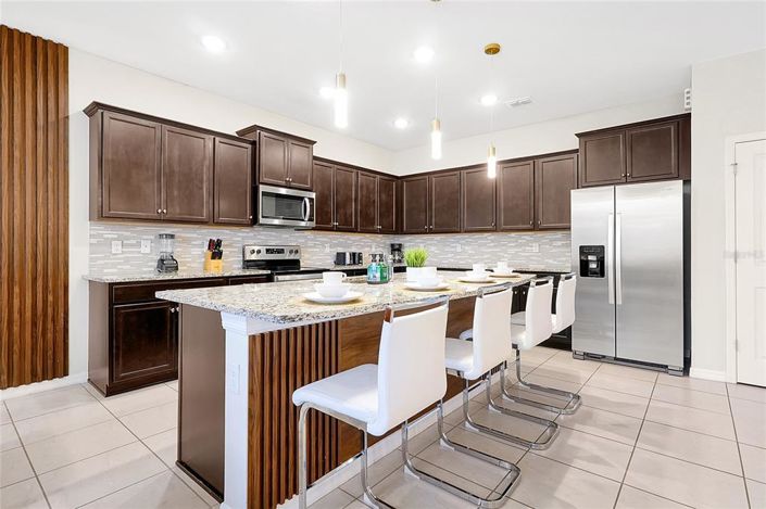 Image No.12-10 Bed Property for sale