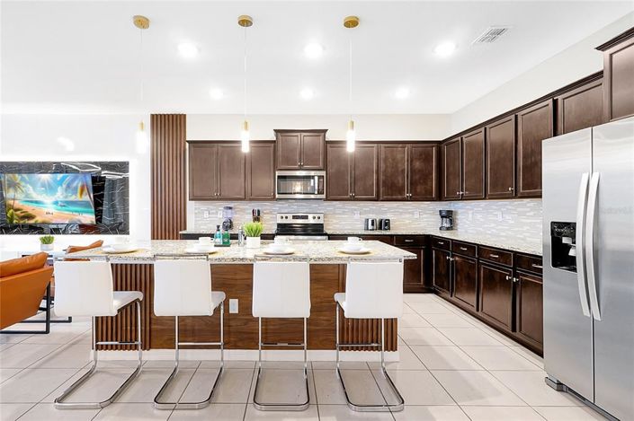 Image No.13-10 Bed Property for sale