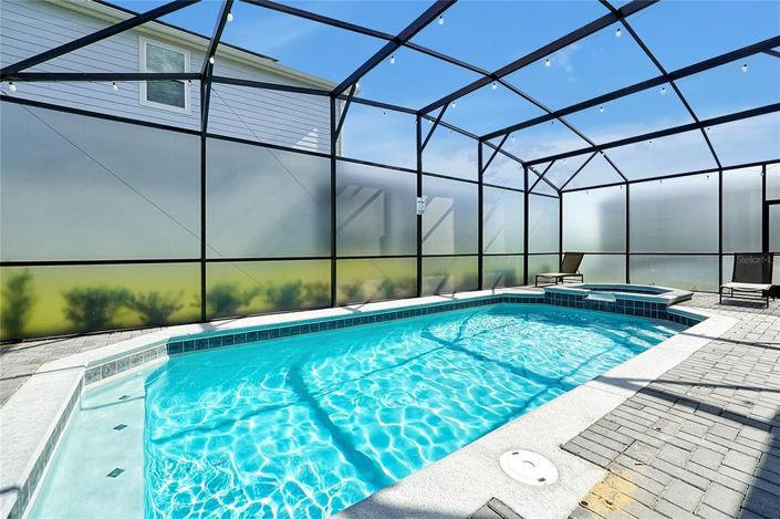 Image No.26-10 Bed Property for sale