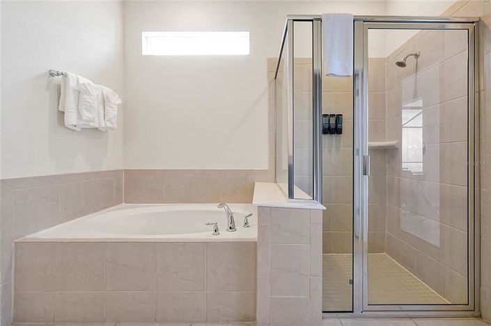 Image No.40-10 Bed Property for sale