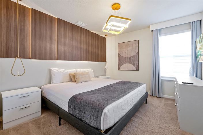 Image No.58-10 Bed Property for sale