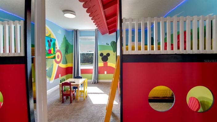 Image No.14-7 Bed Property for sale