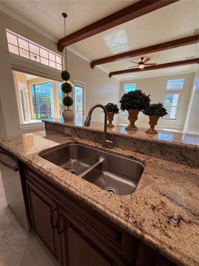 Image No.10-4 Bed Property for sale