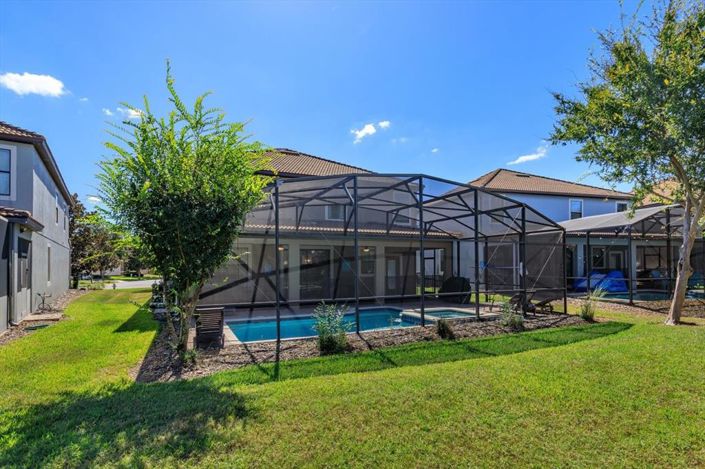 Image No.11-7 Bed Property for sale