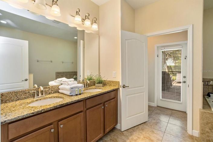 Image No.9-7 Bed Property for sale