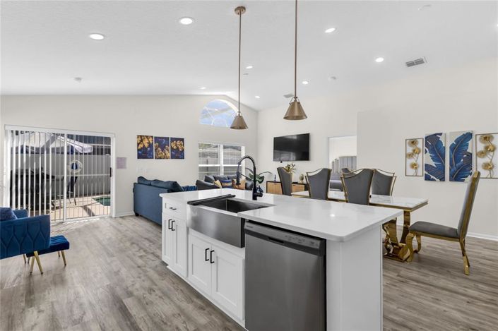 Image No.10-4 Bed Property for sale