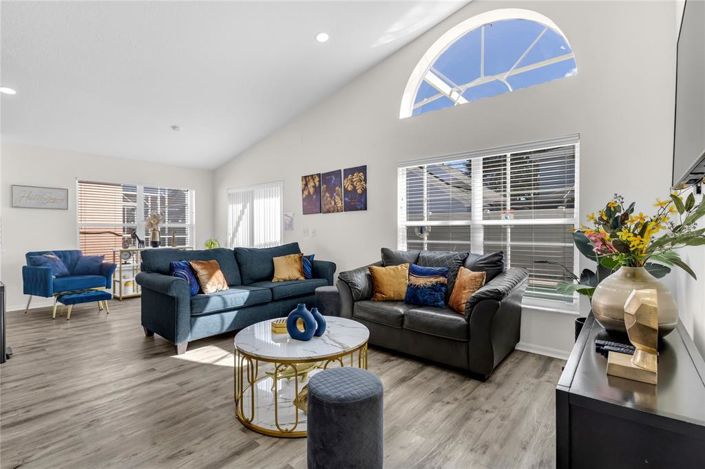 Image No.12-4 Bed Property for sale