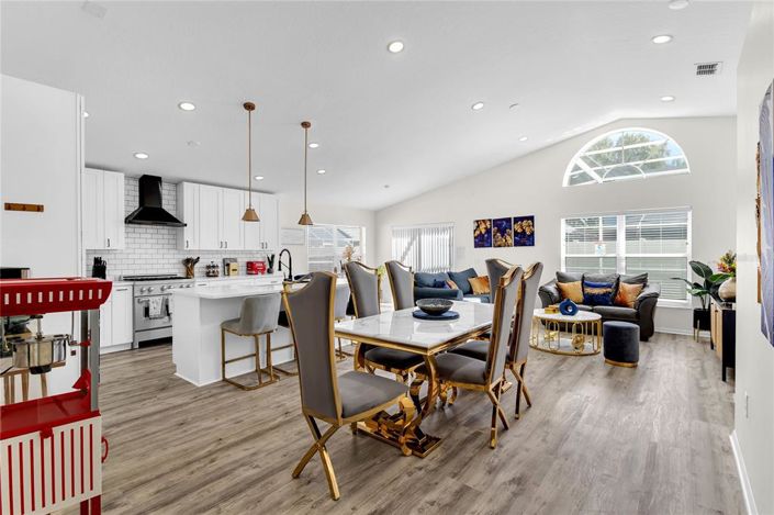 Image No.4-4 Bed Property for sale