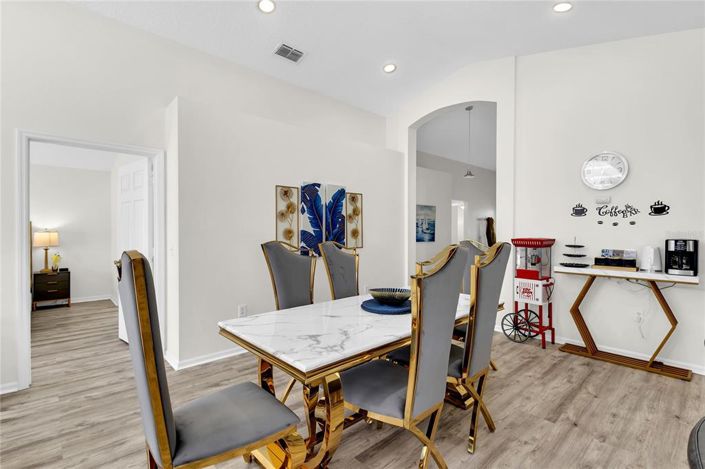 Image No.6-4 Bed Property for sale