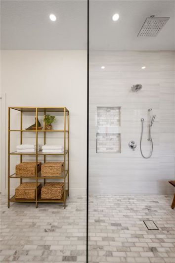 Image No.19-4 Bed Property for sale