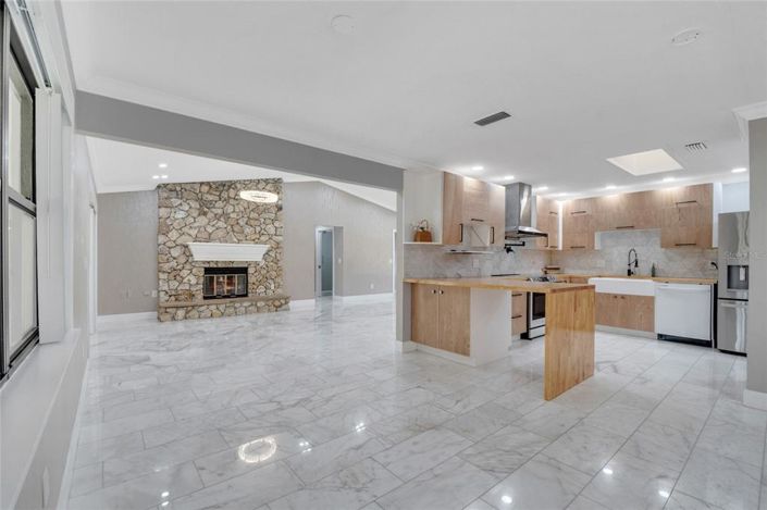 Image No.15-4 Bed Property for sale